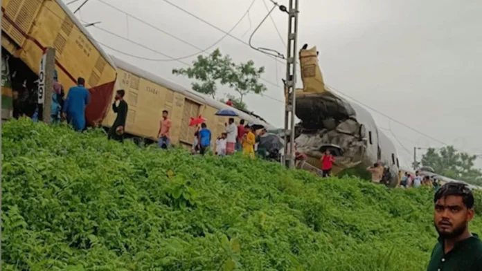 Kolkata-bound Kanchanjunga Express Hit by Goods Train