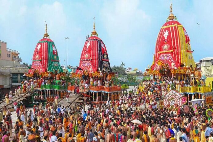 Large number of devotees gather in Puri to celebrate second day of Lord Jagannath Rath Yatra