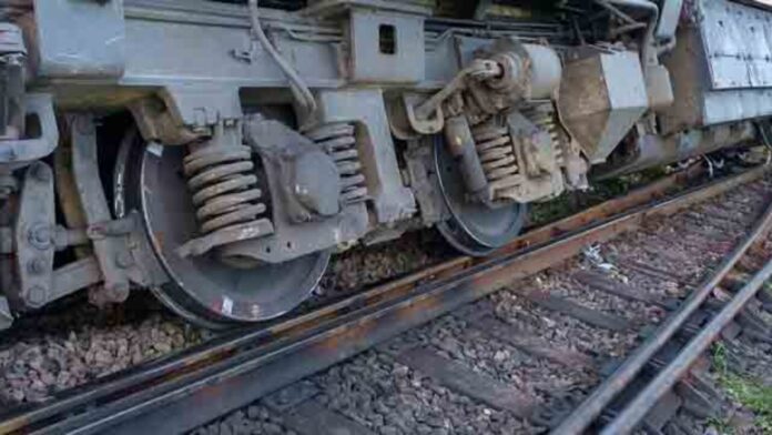 Five wagons of goods train derail at Bengal's New Maynaguri station