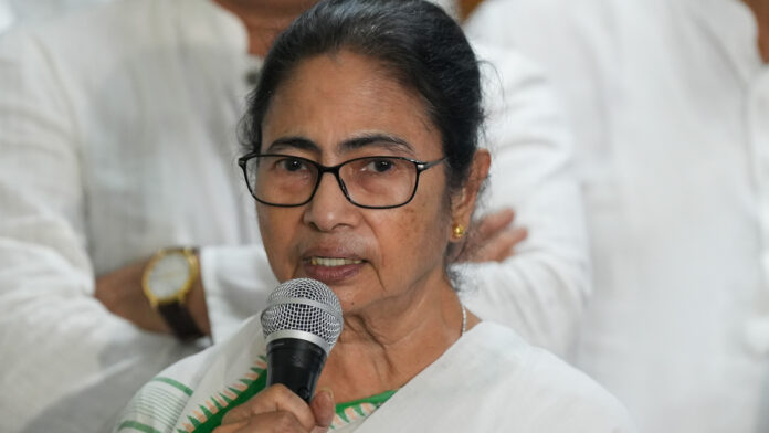 Bengal docs call off strike after meeting with Mamata Banerjee