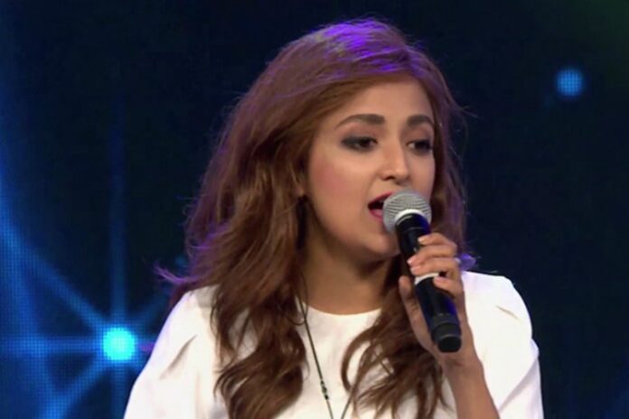 Monali Thakur's health suddenly deteriorated on stage